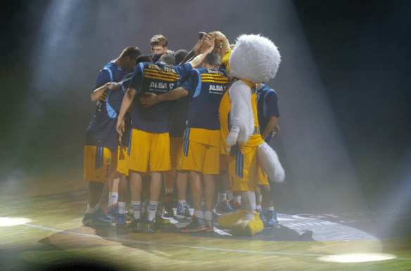 Let's get ready... beat Bayern! Danke fürs Foto an: Onno Wulf